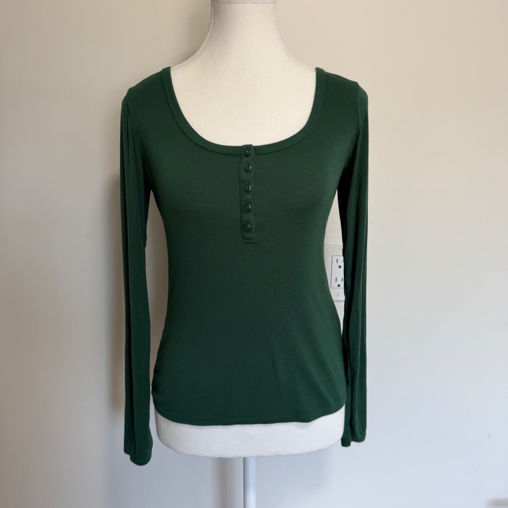 Halara Long Sleeve Henley Top Women Size S Green Casual Layering